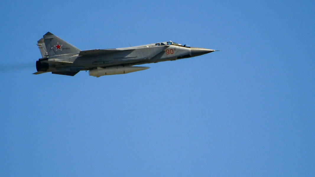 МО: ВС РФ уничтожили ж/д эшелон с иностранным вооружением ВСУ и склад вооружения